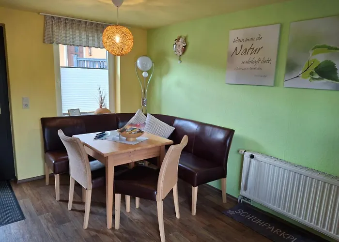 Leuner بيت للعطل