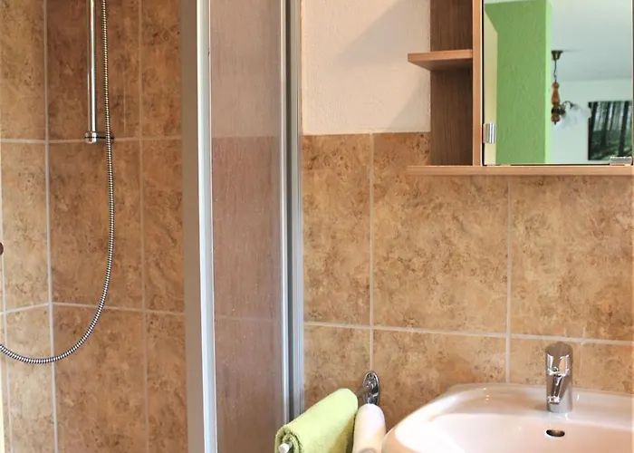 Leuner بيت للعطل